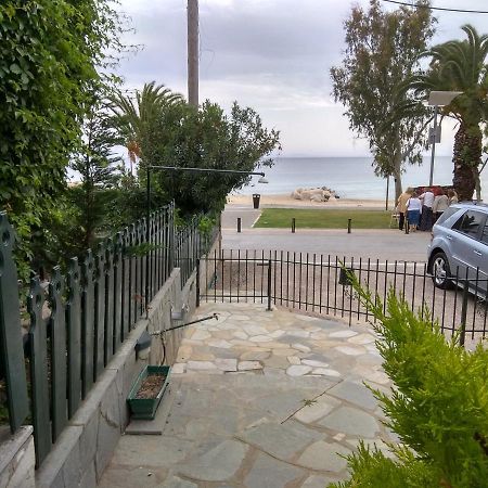 Cute Maisonette No2 On Coastal Sidewalk Nikiti  Bagian luar foto