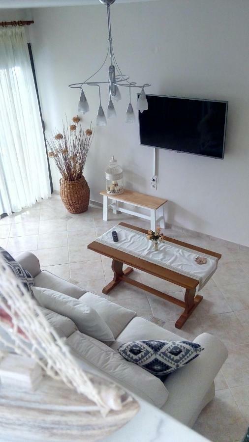 Cute Maisonette No2 On Coastal Sidewalk Nikiti  Bagian luar foto