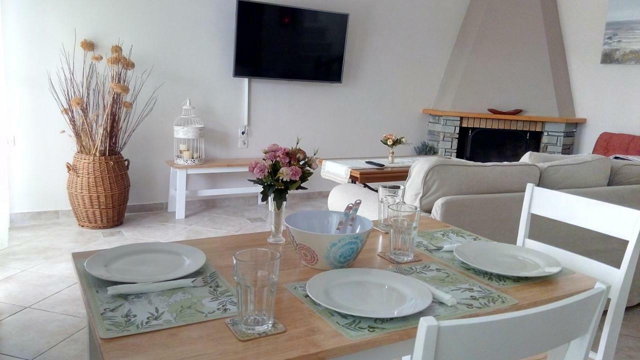 Cute Maisonette No2 On Coastal Sidewalk Nikiti  Bagian luar foto
