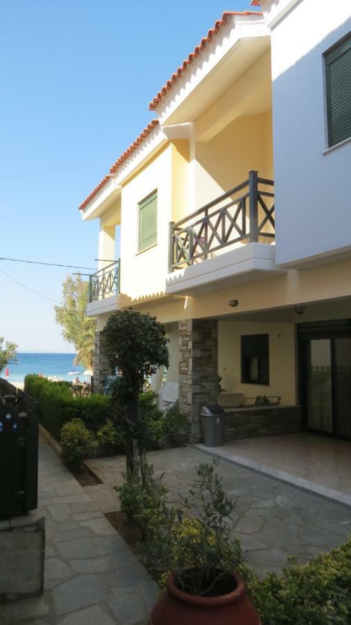 Cute Maisonette No2 On Coastal Sidewalk Nikiti  Bagian luar foto