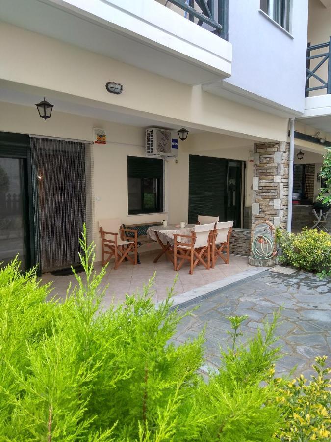 Cute Maisonette No2 On Coastal Sidewalk Nikiti  Bagian luar foto
