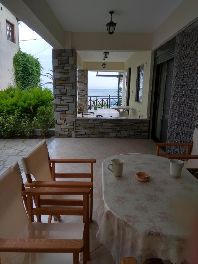 Cute Maisonette No2 On Coastal Sidewalk Nikiti  Bagian luar foto